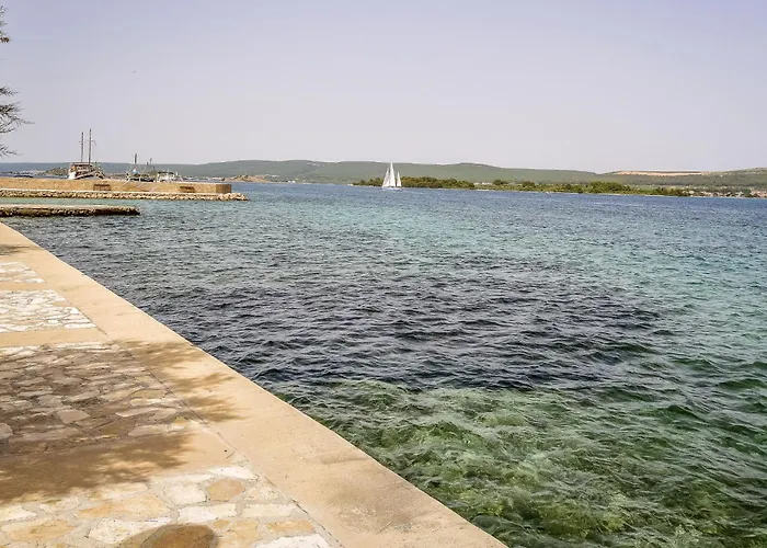 Mit Herrlichem Meerblick By Interhome